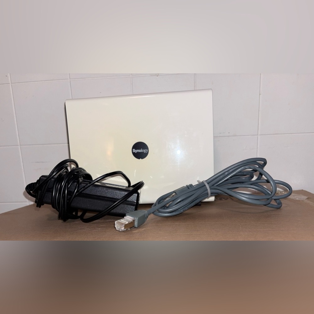 Synology DS209 2-Bay NAS Network Storage USB Port Ethernet PC Mac Linux